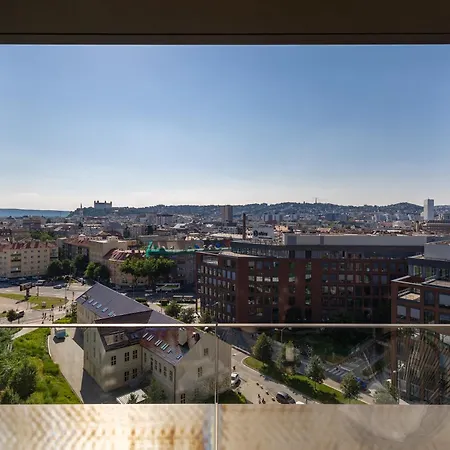 公寓 Panoramic Castle View Sky Park *