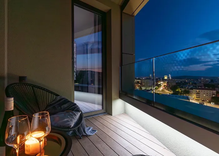 Panoramic Castle View Sky Park *