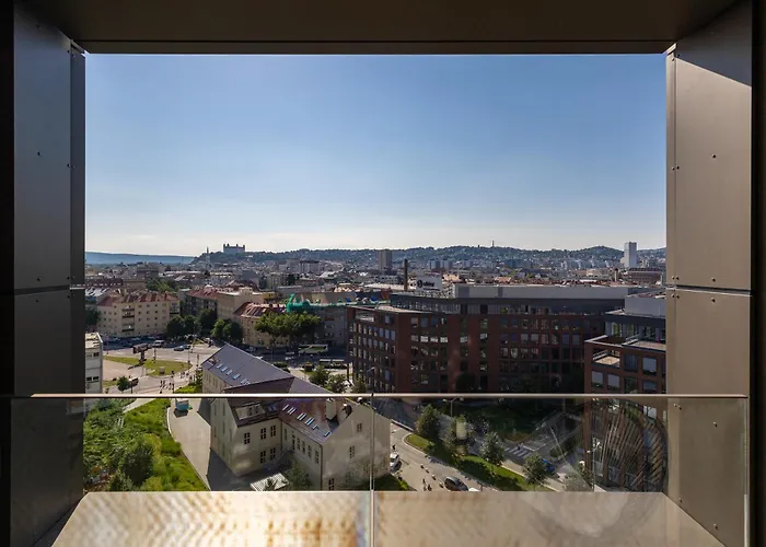 Apartment Panoramic Castle View Sky Park *