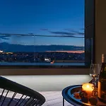 Panoramic Castle View Sky Park شقة