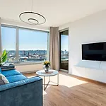 شقة Panoramic Castle View Sky Park