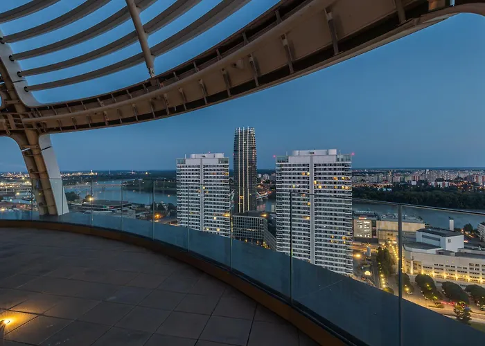 Panoramic Castle View Sky Park *