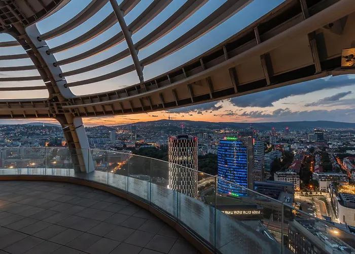 Panoramic Castle View Sky Park Apartamento *