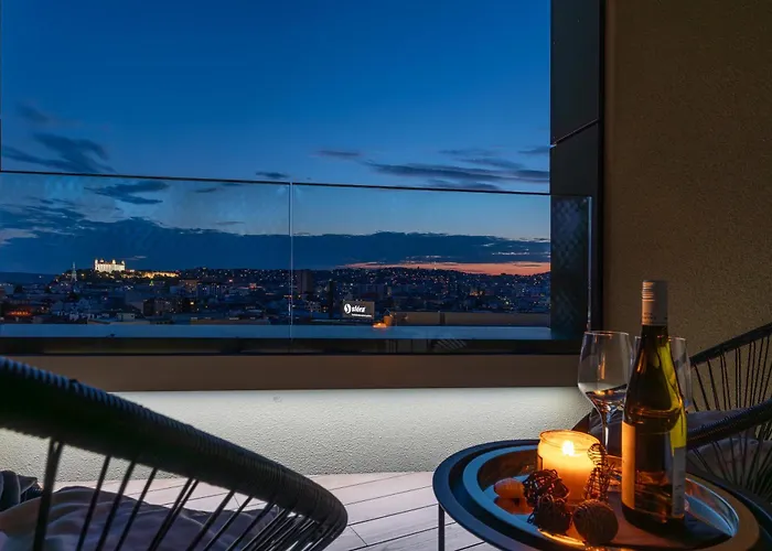 Panoramic Castle View Sky Park Apartamento